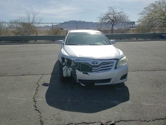 2011 Toyota Camry - Image 10