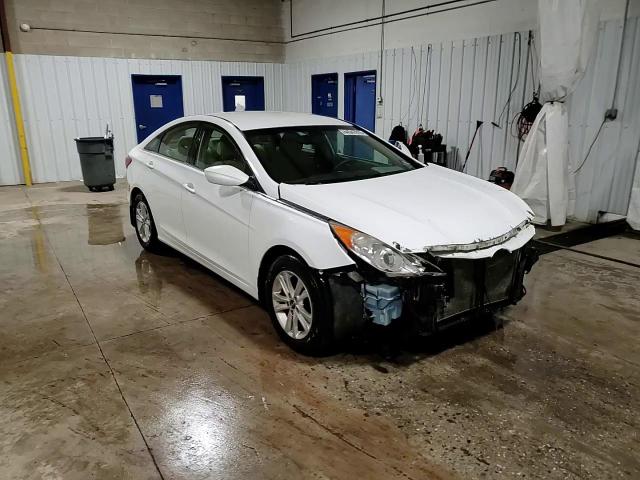 2012 Hyundai Sonata - Image 14