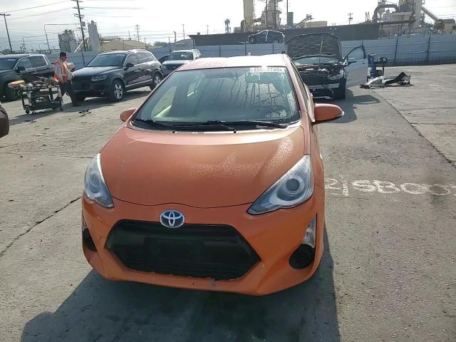 2015 Toyota Prius - Image 11