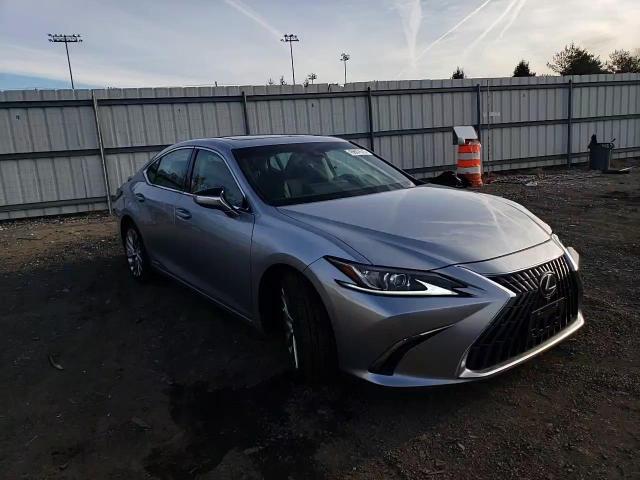 2022 Lexus ES - Image 10