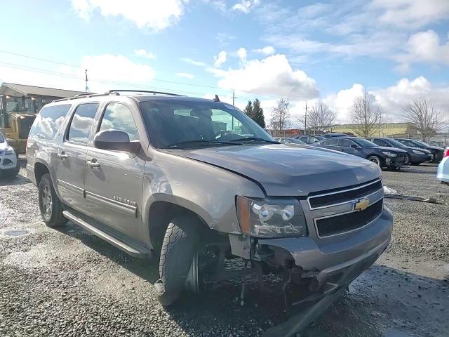 2011 Chevrolet Suburban - Image 12