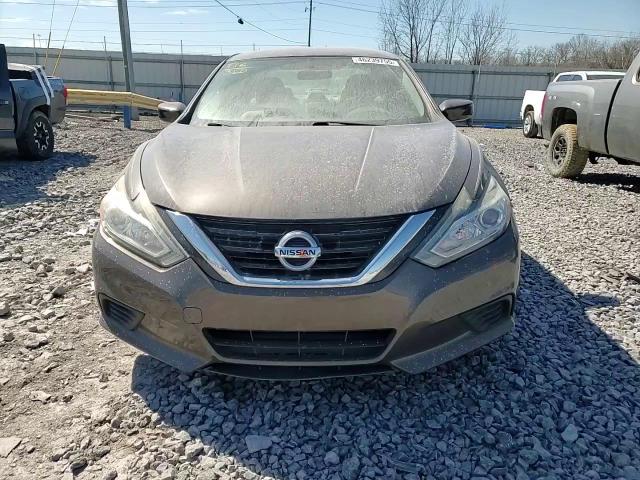 2017 Nissan Altima - Image 10
