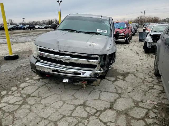 2009 Chevrolet Silverado - Image 11