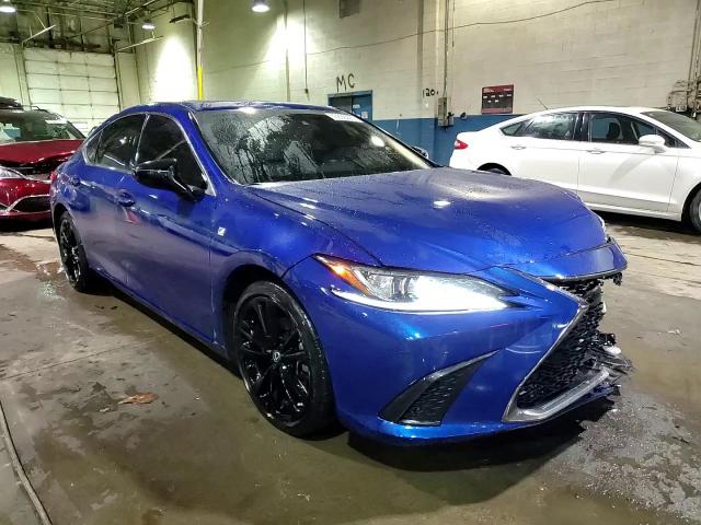 2021 Lexus ES - Image 13