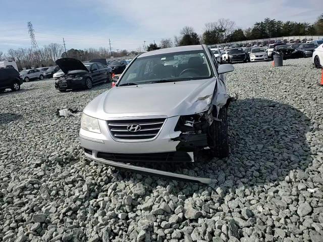 2009 Hyundai Sonata - Image 11