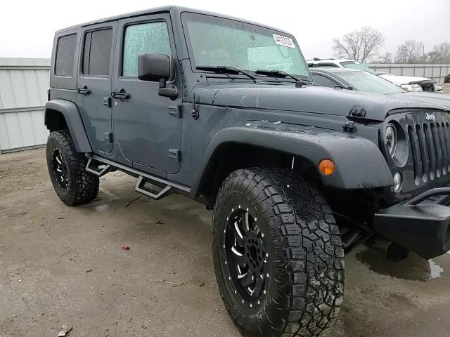 2016 Jeep Wrangler - Image 11