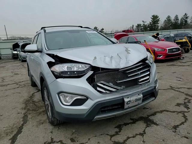 2016 Hyundai Santa Fe - Image 11