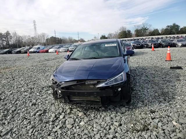 2019 Hyundai Elantra - Image 11