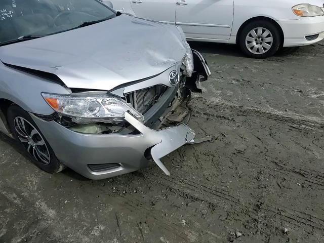 2011 Toyota Camry - Image 11