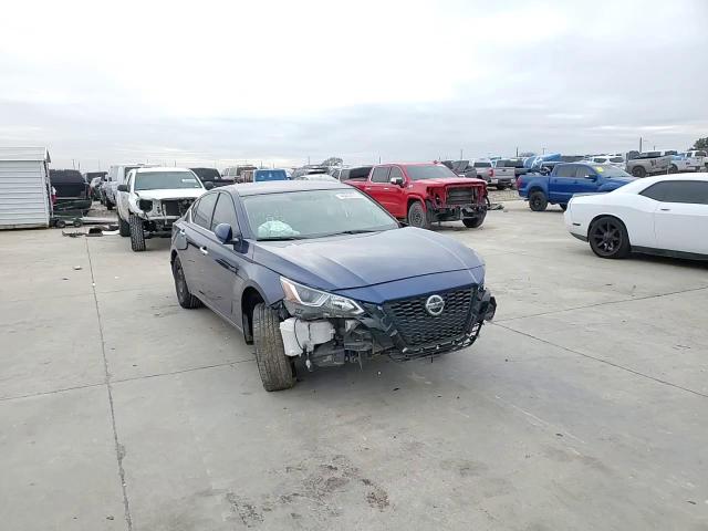 2020 Nissan Altima - Image 14