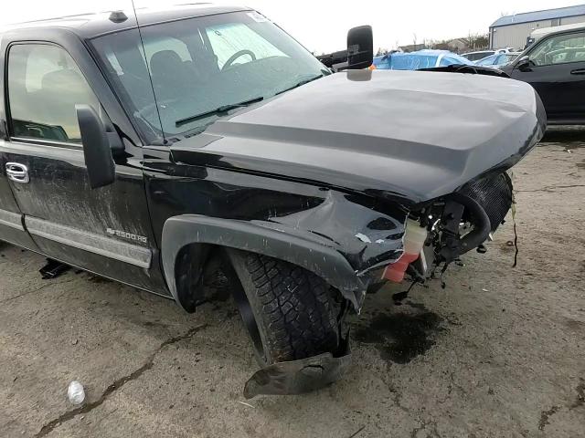 2005 Chevrolet Silverado - Image 11