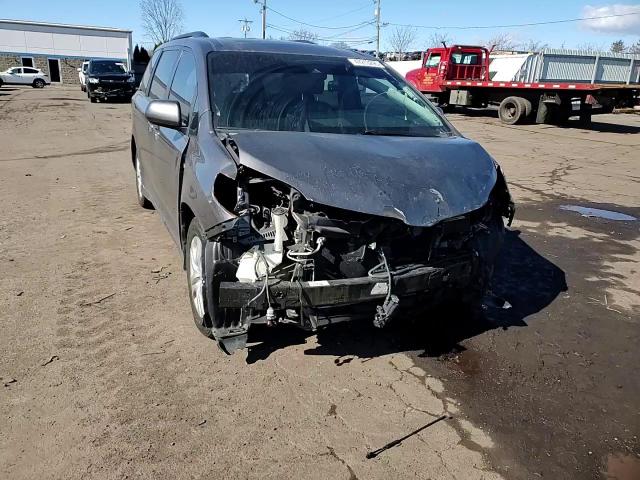 2018 Toyota Sienna - Image 11