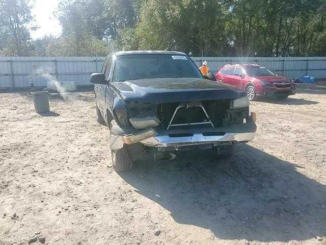 2006 Chevrolet Silverado - Image 11