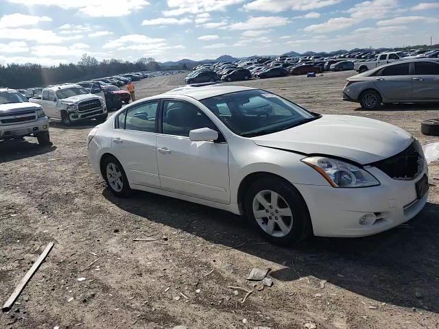 2010 Nissan Altima - Image 10