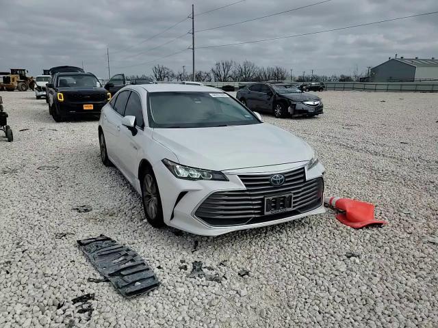 2020 Toyota Avalon - Image 10