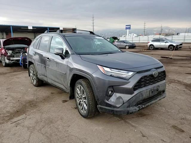 2022 Toyota RAV 4 - Image 12
