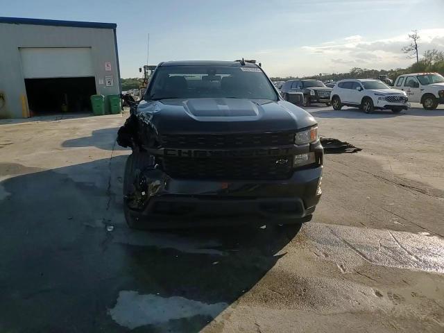2022 Chevrolet Silverado - Image 13