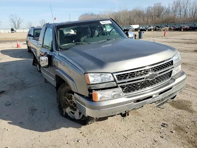 2006 Chevrolet Silverado - Image 11