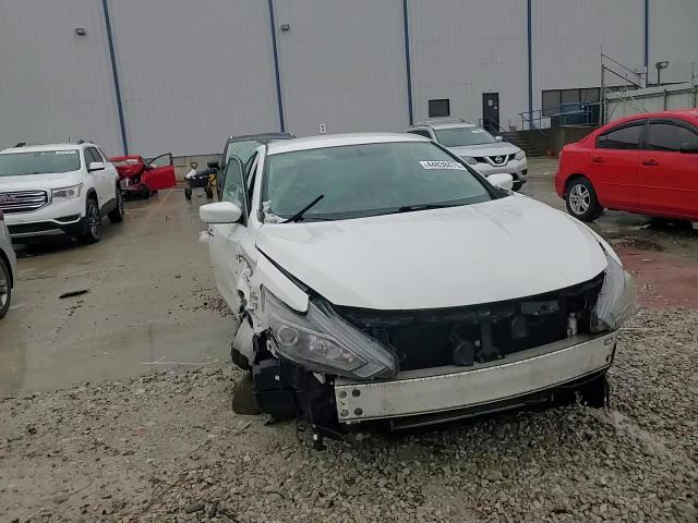 2017 Nissan Altima - Image 13
