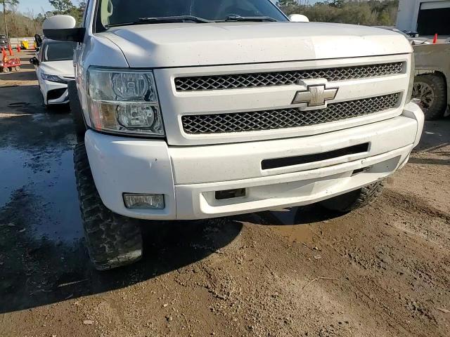 2009 Chevrolet Silverado - Image 10