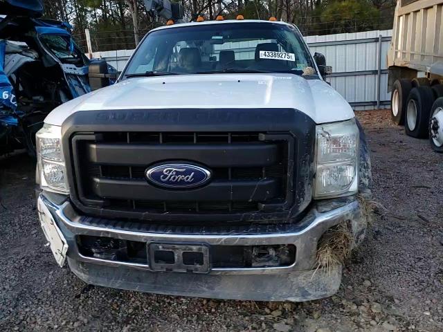 2015 Ford F450 - Image 11