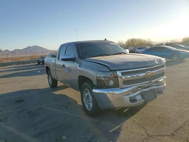 2013 Chevrolet Silverado - Image 13