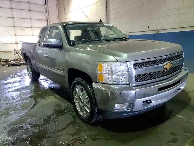 2013 Chevrolet Silverado - Image 13