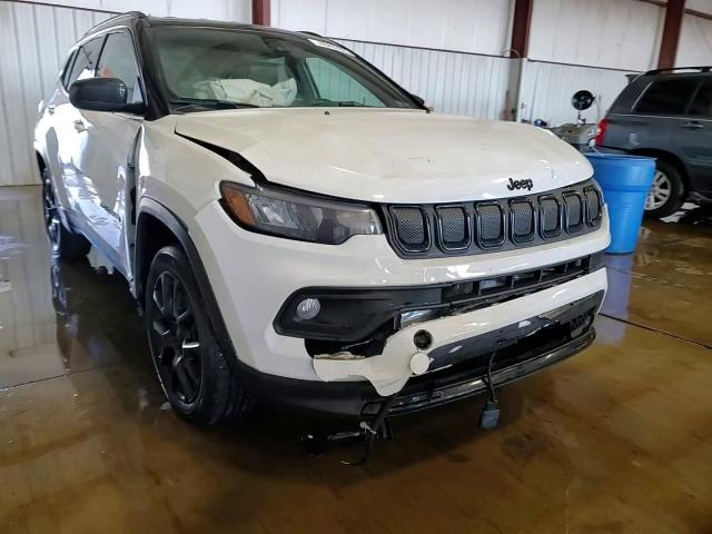 2022 Jeep Compass - Image 14