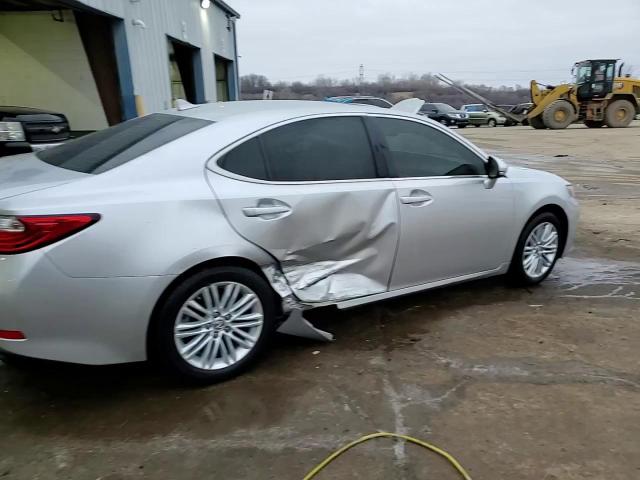 2013 Lexus ES - Image 13