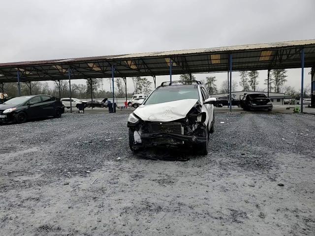 2015 Hyundai Santa Fe - Image 12