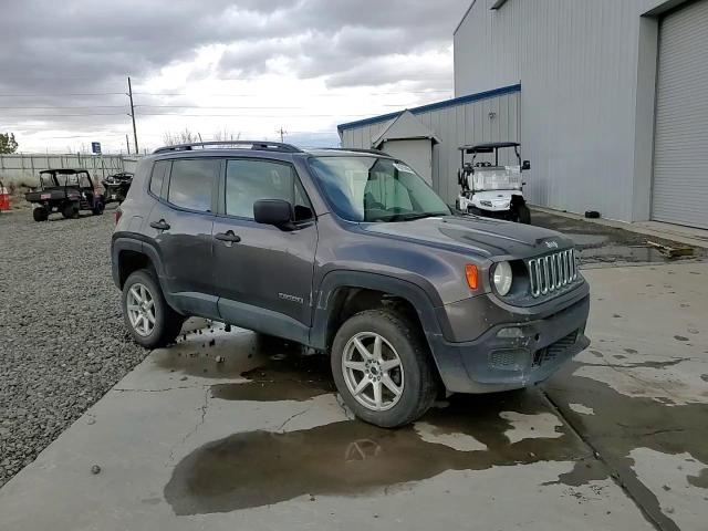 2017 Jeep Renegade - Image 14