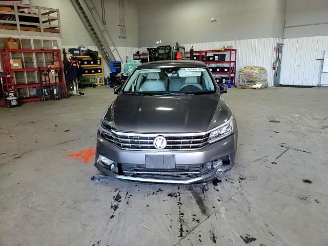 2017 Volkswagen Passat - Image 11