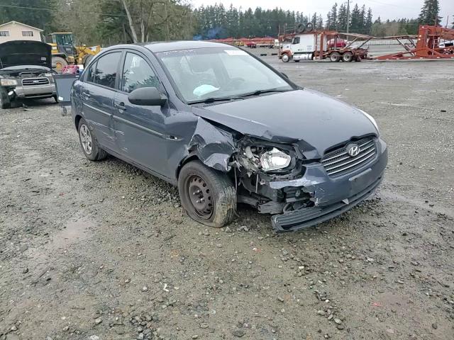 2009 Hyundai Accent - Image 10