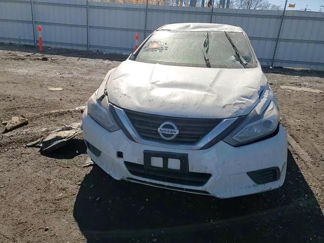 2017 Nissan Altima - Image 10