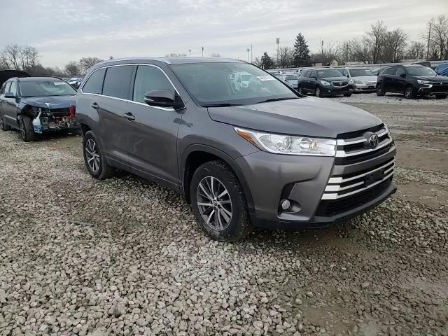 2018 Toyota Highlander - Image 11
