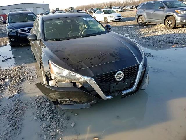 2020 Nissan Altima - Image 11