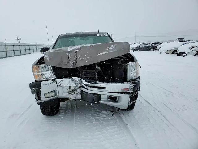 2013 Chevrolet Silverado - Image 11