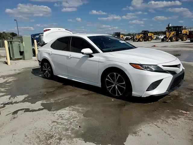 2019 Toyota Camry - Image 13