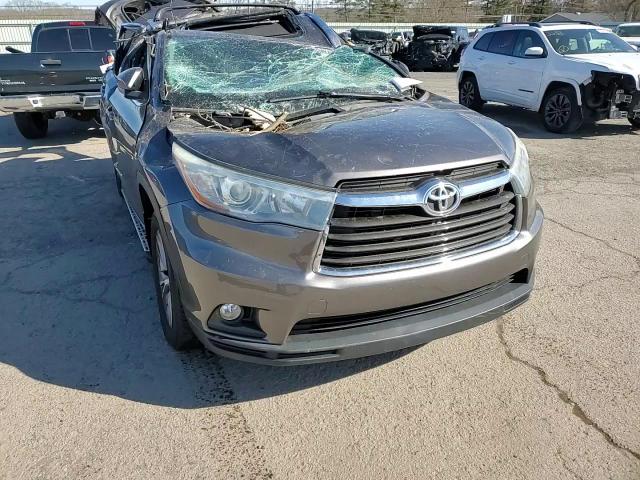 2015 Toyota Highlander - Image 11