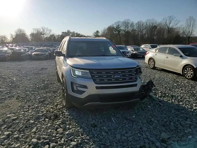 2016 Ford Explorer - Image 12