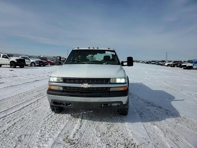 2000 Chevrolet Silverado - Image 10