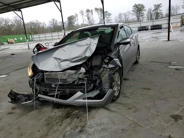 2016 Hyundai Elantra - Image 11