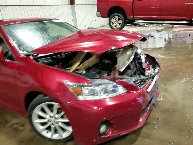 2012 Lexus CT - Image 13