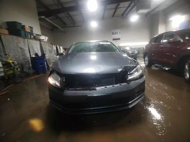 2016 Volkswagen Jetta - Image 13