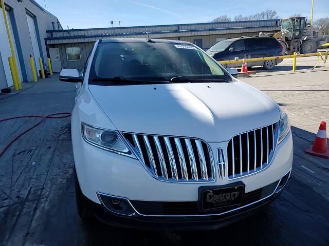 2013 Lincoln MKX - Image 15