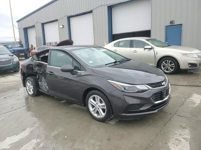2017 Chevrolet Cruze - Image 13