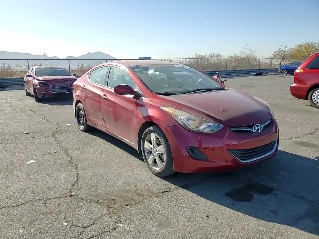 2013 Hyundai Elantra - Image 11