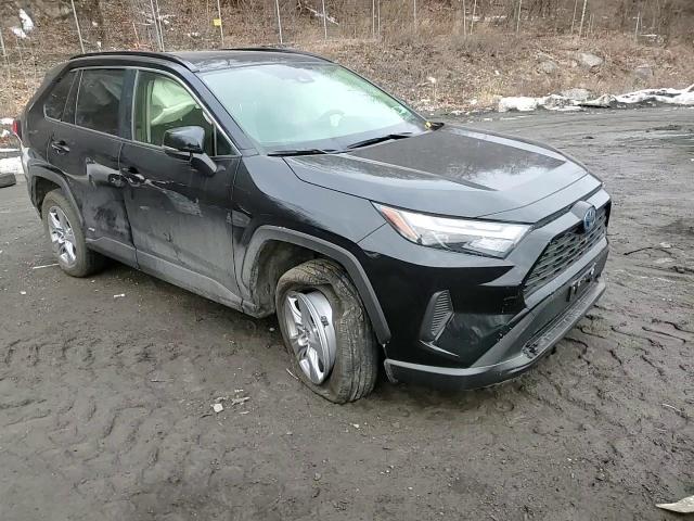 2024 Toyota RAV 4 - Image 12