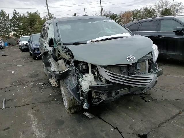 2014 Toyota Sienna - Image 12