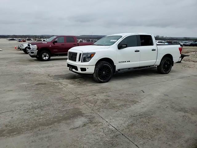 2018 Nissan Titan - Image 14
